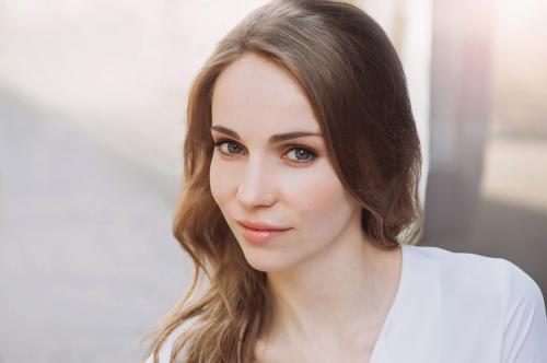 Каштановый цвет волос: палитра. Каштановый цвет волос: что за цвет и какие есть оттенки