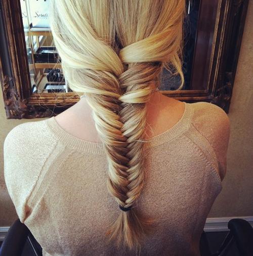 Коса рыбий хвост с подхватом. Коса «Рыбий хвост»: как плести + 15 вариантов причесок с инструкцией