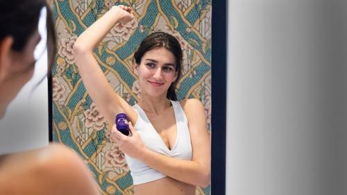 Влияют ли волосы на подмышках на запах. Так надо ли избавляться от растительности в подмышках?