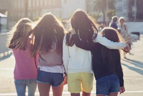 У всех есть волосы вокруг интимной зоны. Гирсутизм - проблема косметологии или опасное расстройство? 01