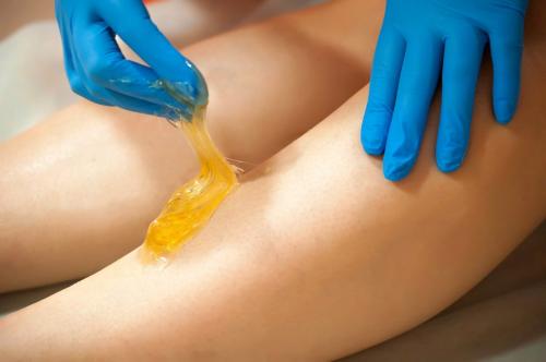 Шугаринг в зоне глубокого бикини. Обезболивание