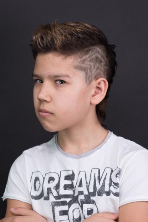 Стрижка для мальчика с рисунком молния. Стрижки для мальчиков с рисунком на висках — фото причесок