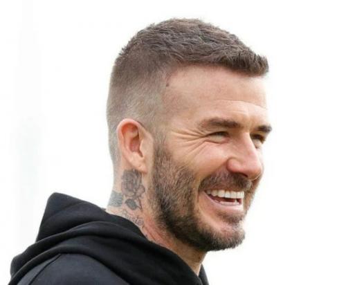 Как подстричься самому машинкой полубокс. Модная мужская стрижка полубокс в 2022 году – техника выполнения пошагово и варианты укладки