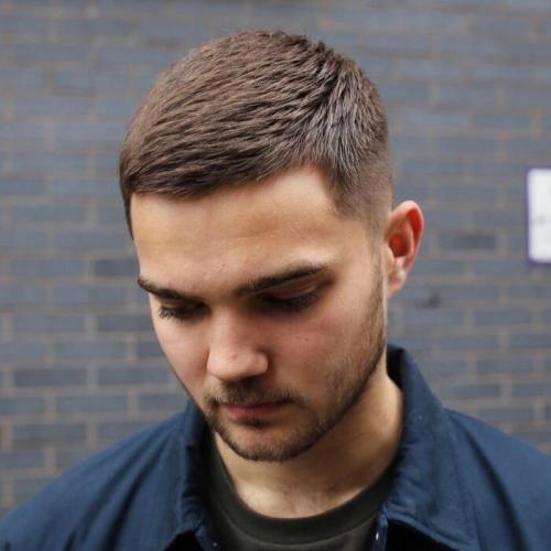 Как подстричься самому машинкой полубокс. Модная мужская стрижка полубокс в 2022 году – техника выполнения пошагово и варианты укладки