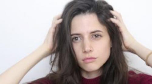 Как распутать волосы с расчески. Как расчесать волосы без расчески?