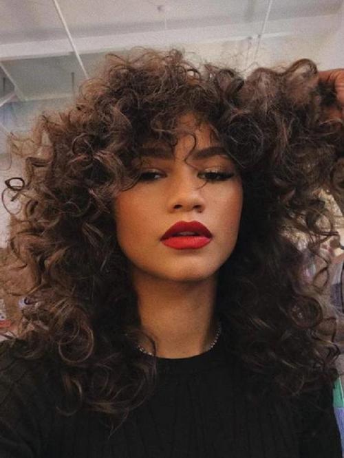 10 стрижек без укладки. Женские стрижки, не требующие укладки: виды, названия и фото 18