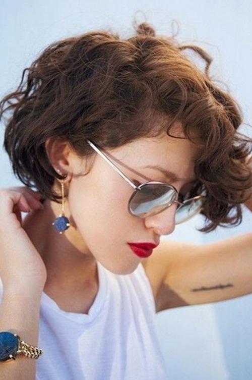 Объемные вечерние прически на короткие волосы. Укладка вечерняя на короткие волосы