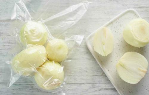 Как хранить луковую маску, чтобы она не потеряла своих свойств. Способы хранения очищенного лука