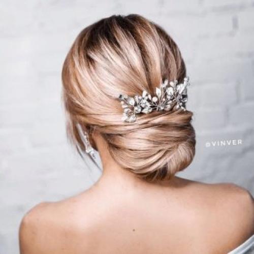 Укладка волос средней длины своими руками. Быстрые и красивые пучки 26