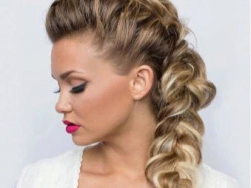 Укладка волос средней длины своими руками. Быстрые и красивые пучки 29