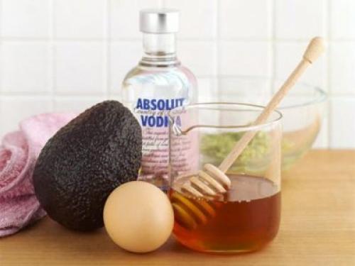 На сколько эффективна маска для волос с водкой и луком. Самые эффективные маски для волос с водкой. Как приготовить в домашних условиях?