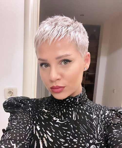 Стрижки на тонкие волосы 2023. Короткие стрижки с челкой для тонких волос