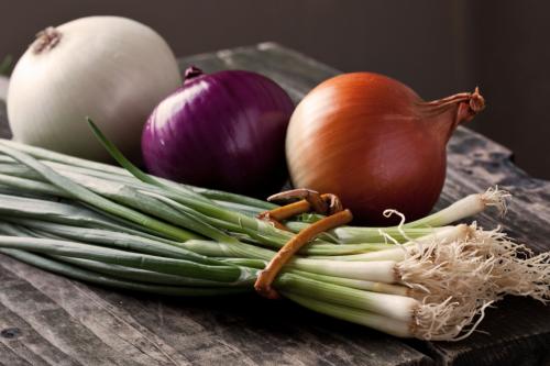 Секреты луковых масок: как сделать волосы сильнее 04