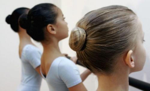 Повседневные прически на средние волосы своими руками. Повседневные прически для средней длины волос своими руками 01