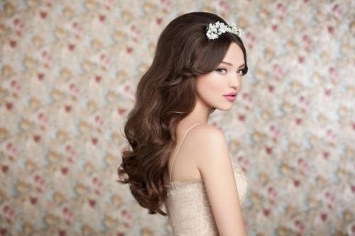 Как сделать начес на распущенные волосы. Как сделать начес на средние и длинные волосы правильно и красиво