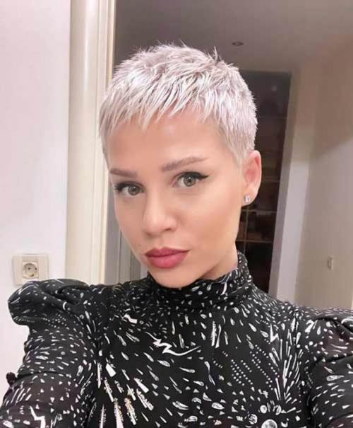 Стрижки на тонкие волосы. (+94 фото) Стрижки на тонкие жидкие волосы с челкой