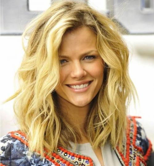 Локоны на средние волосы. Прически с локонами для волос средней длины 19 Локоны на средние волосы. Прически с локонами для волос средней длины 19