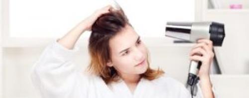 Укладка феном волос средней длины. Основные правила укладки волос феном самой себе