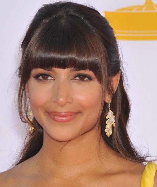 Прически на средние волосы с челкой на каждый день. Прически на средние волосы с челкой – фото