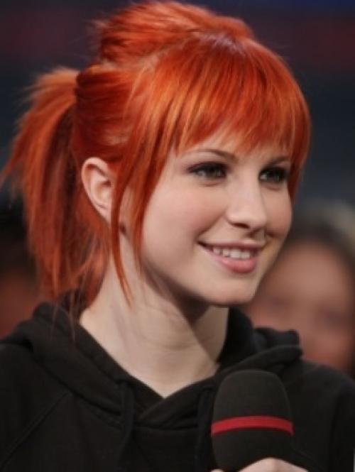 Прически на средние волосы с челкой на каждый день. Прически на средние волосы с челкой – фото