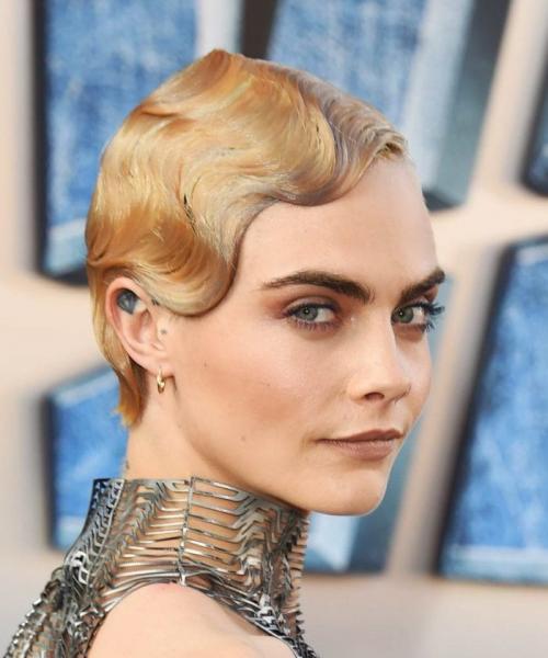 Как сделать легкие волны после мытья головы. Как сделать волны на волосах разной длины – лучшие идеи с фото