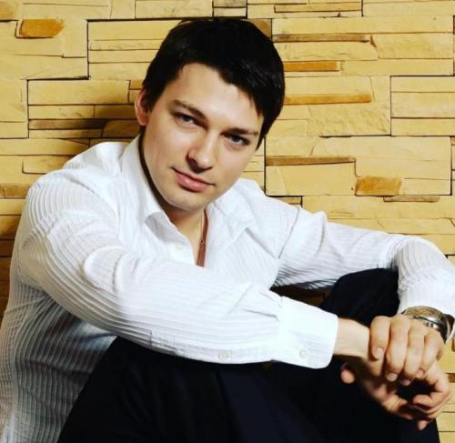 Даниил Страхов стал отцом. Ранние годы