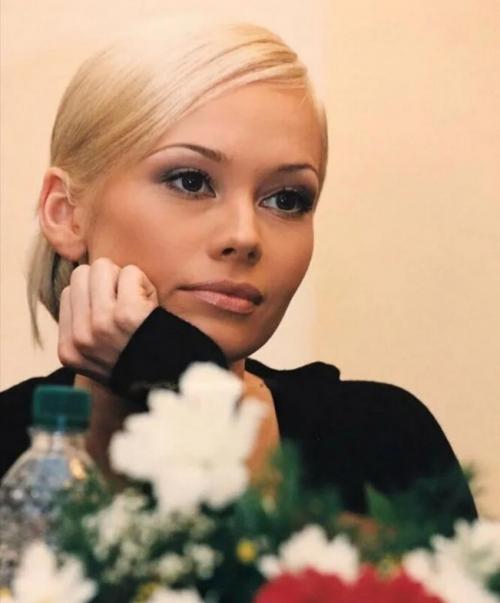 Елена Корикова зная о том. Не переживает, что перестала быть востребованной: как сейчас живет 49-летняя Елена Корикова 02 Елена Корикова зная о том. Не переживает, что перестала быть востребованной: как сейчас живет 49-летняя Елена Корикова 02