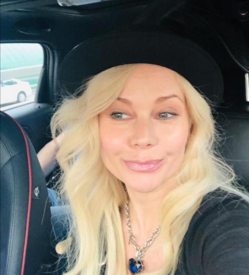 Елена Корикова зная о том. Не переживает, что перестала быть востребованной: как сейчас живет 49-летняя Елена Корикова 09 Елена Корикова зная о том. Не переживает, что перестала быть востребованной: как сейчас живет 49-летняя Елена Корикова 09