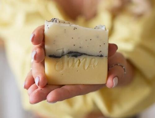 Какие современные методы и технологии применяются в выполнении стрижек. Просмотр содержимого документа «Доклад по дисциплине Современные технологии парикмахерского искусства на тему Современные техники обработки волос при стрижке различным инструментом»