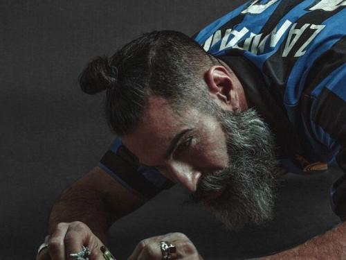 Мужские прически которые делают старше. 26 модных причесок для пожилых мужчин 2022