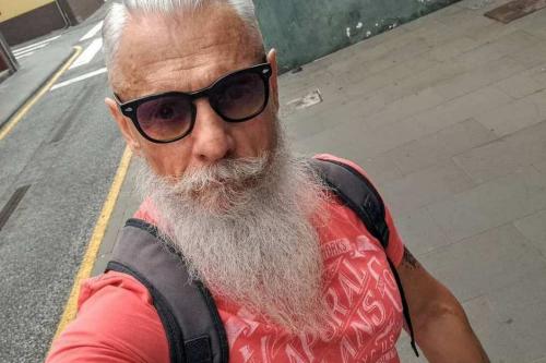 Мужские прически которые делают старше. 26 модных причесок для пожилых мужчин 2022