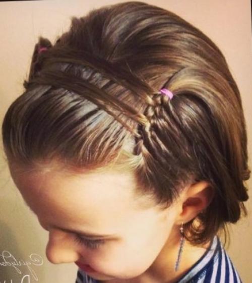 Прическа на девочку 2 года. Косичка-выручалочка