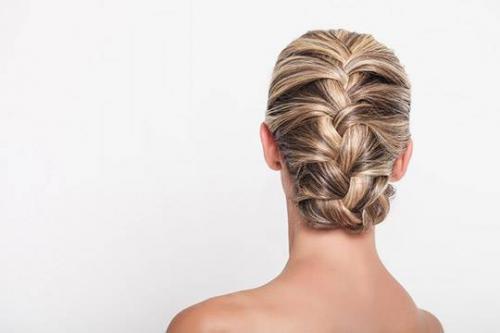 Прическа за 5 минут на средние волосы. Легкие прически для работы на средние и длинные волосы за 5 минут, которые можно сделать своими руками