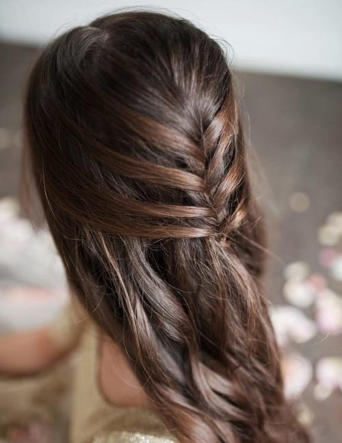 Простые прически на средние волосы