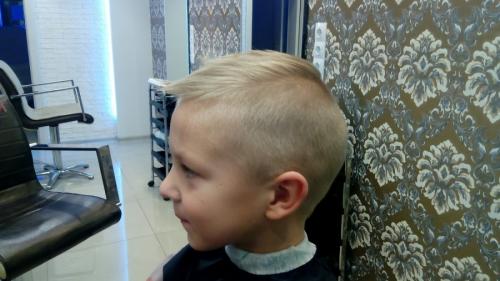 Стрижка для малышей. Детские стрижки – модные схемы стрижек для современных девочек и мальчиков