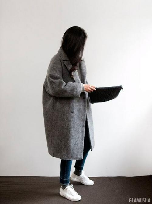 Пальто-кокон. С чем носить и кому идет большое пальто-кокон