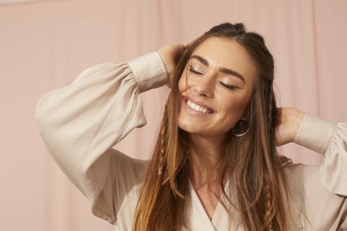 Прически из косичек для взрослых. Простые косички под силу каждой: 65 фото легких причесок