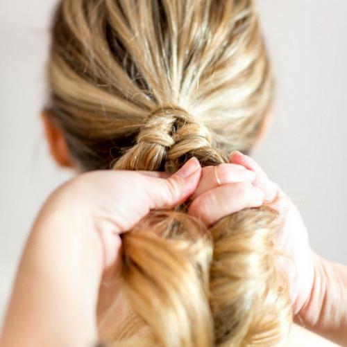 Прически с косами легкие. 1 Коса на каждый день в конском хвостике