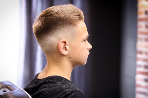 Прически для мальчиков 14-16 лет. Прически для подростков мальчиков 14 лет