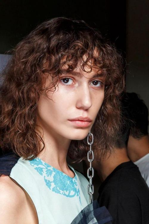 12 средних многослойных стрижек. Стрижки для волос средней длины 04 12 средних многослойных стрижек. Стрижки для волос средней длины 04