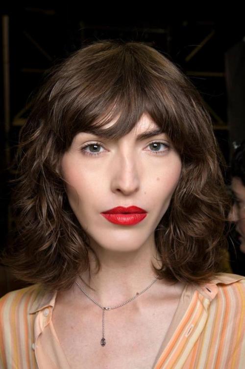 12 средних многослойных стрижек. Стрижки для волос средней длины 08 12 средних многослойных стрижек. Стрижки для волос средней длины 08