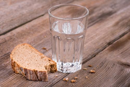 Как перестать мыть голову шампунем. Как отказаться от шампуня и сохранить здоровые волосы: опыт читательниц