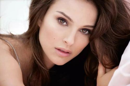 Жгучий брюнет цвет. Брюнеты 11 Жгучий брюнет цвет. Брюнеты 11