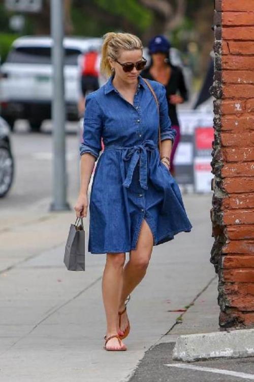 Можно ли джинсовое платье. Джинсовые платья – обзор трендовых моделей сезона 32