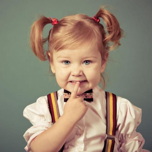 Прически для 2 лет. Модные образы дошкольного возраста 30