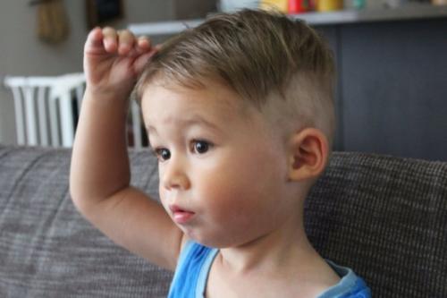 Прически для 2 летнего мальчика. Советы и рекомендации