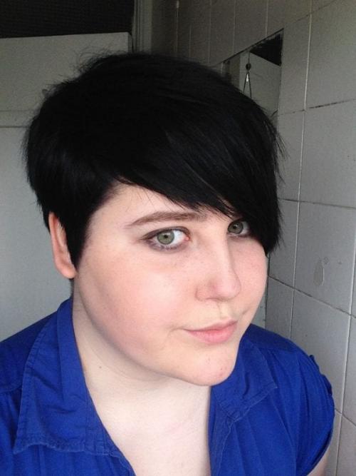 Очень короткие стрижки для полных женщин. Короткие стрижки для полных дам