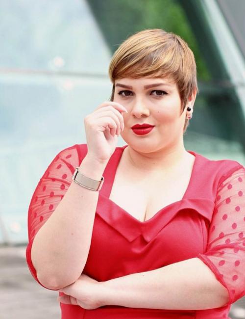 Очень короткие стрижки для полных женщин. Короткие стрижки для полных дам