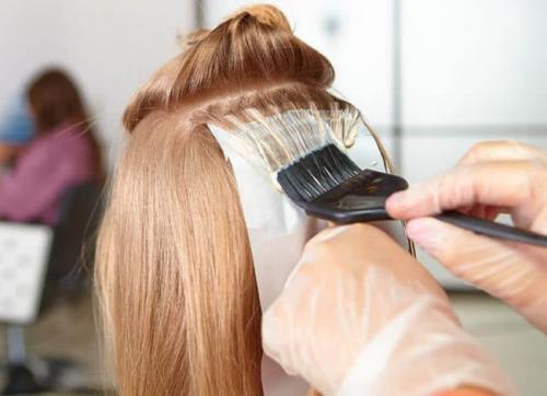 Как сделать мелкое мелирование на темные волосы. Как сделать мелирование в домашних условиях своими руками через фольгу