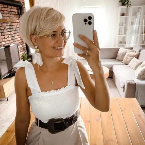 Короткие женские стрижки Весна-Лето 2022. Модные женские стрижки весны 2022: новинки и тенденции 11 Короткие женские стрижки Весна-Лето 2022. Модные женские стрижки весны 2022: новинки и тенденции 11